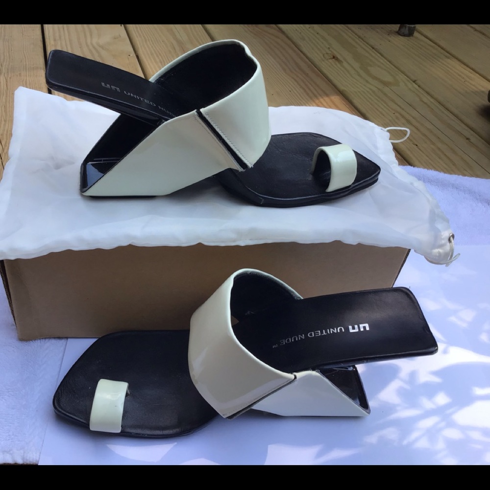 Unique NY designer house black/white sandals.